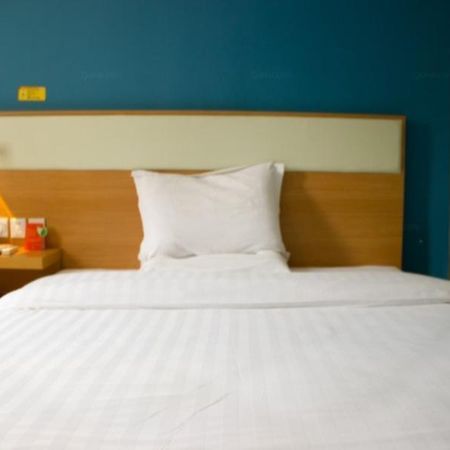 7 Days Inn Guangzhou Jiangtai Rd Metro Exterior photo